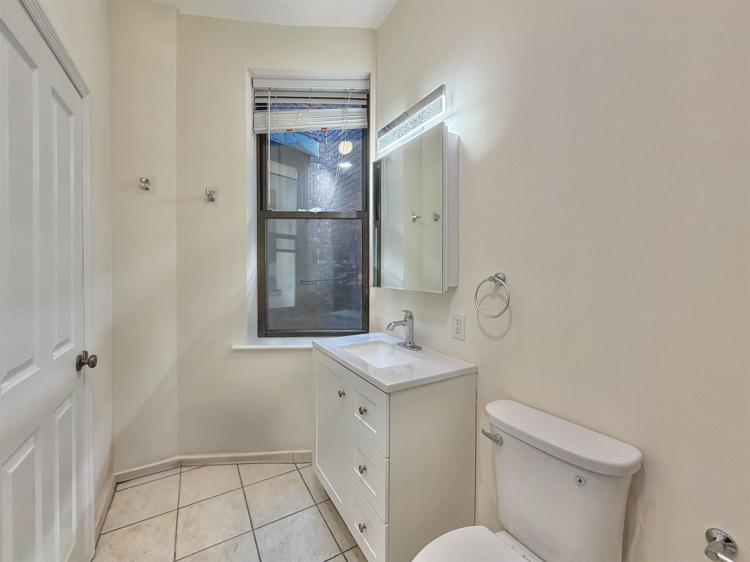 105 11TH ST Unit: 4F