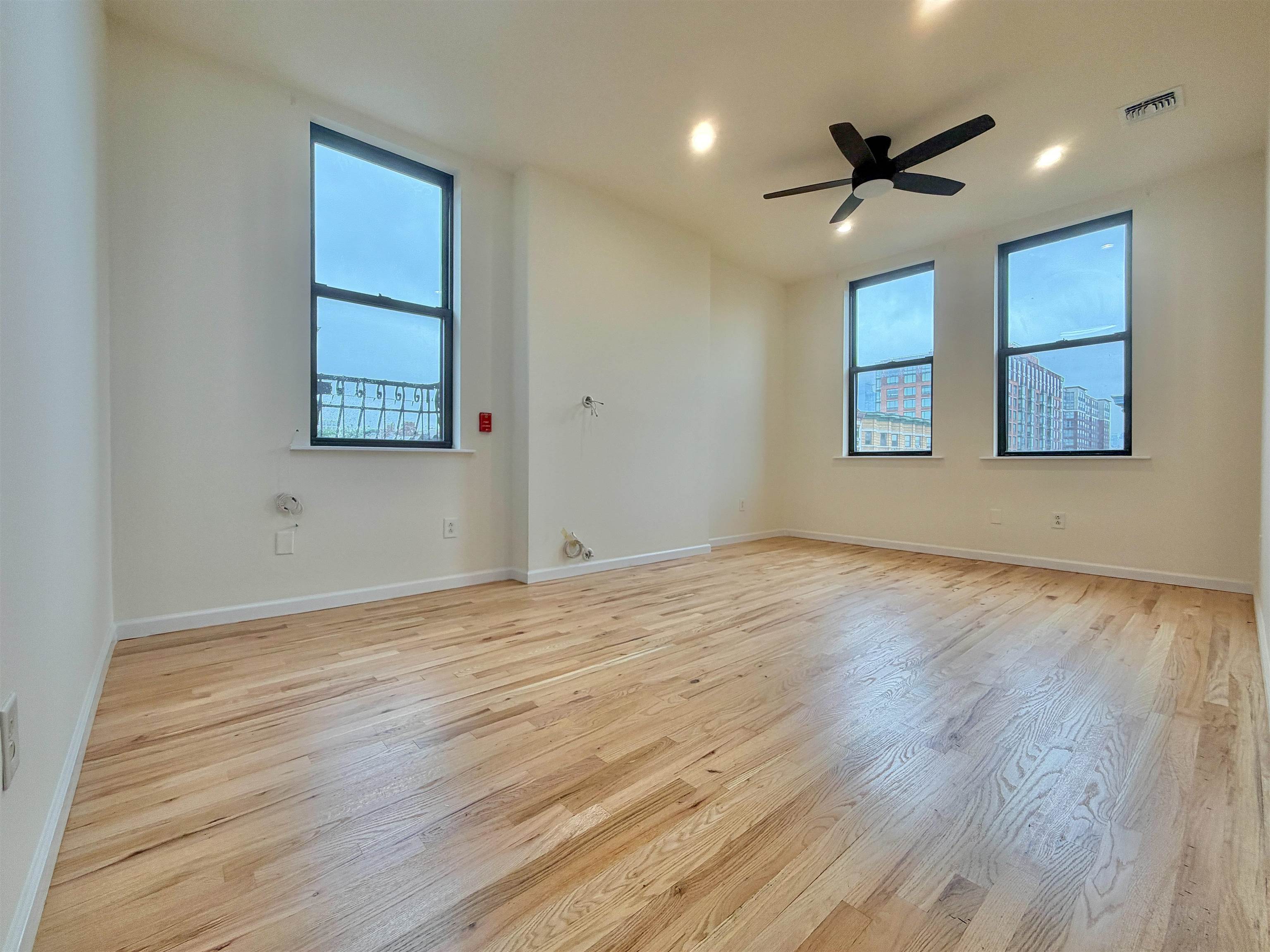 105 11TH ST Unit: 4F