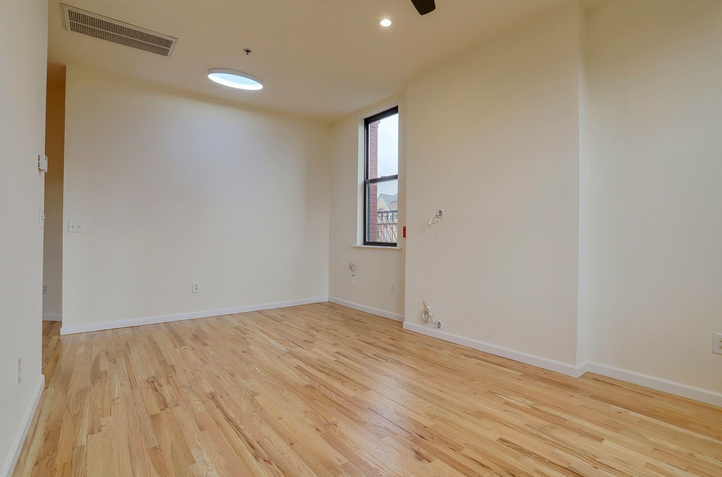 105 11TH ST Unit: 4F