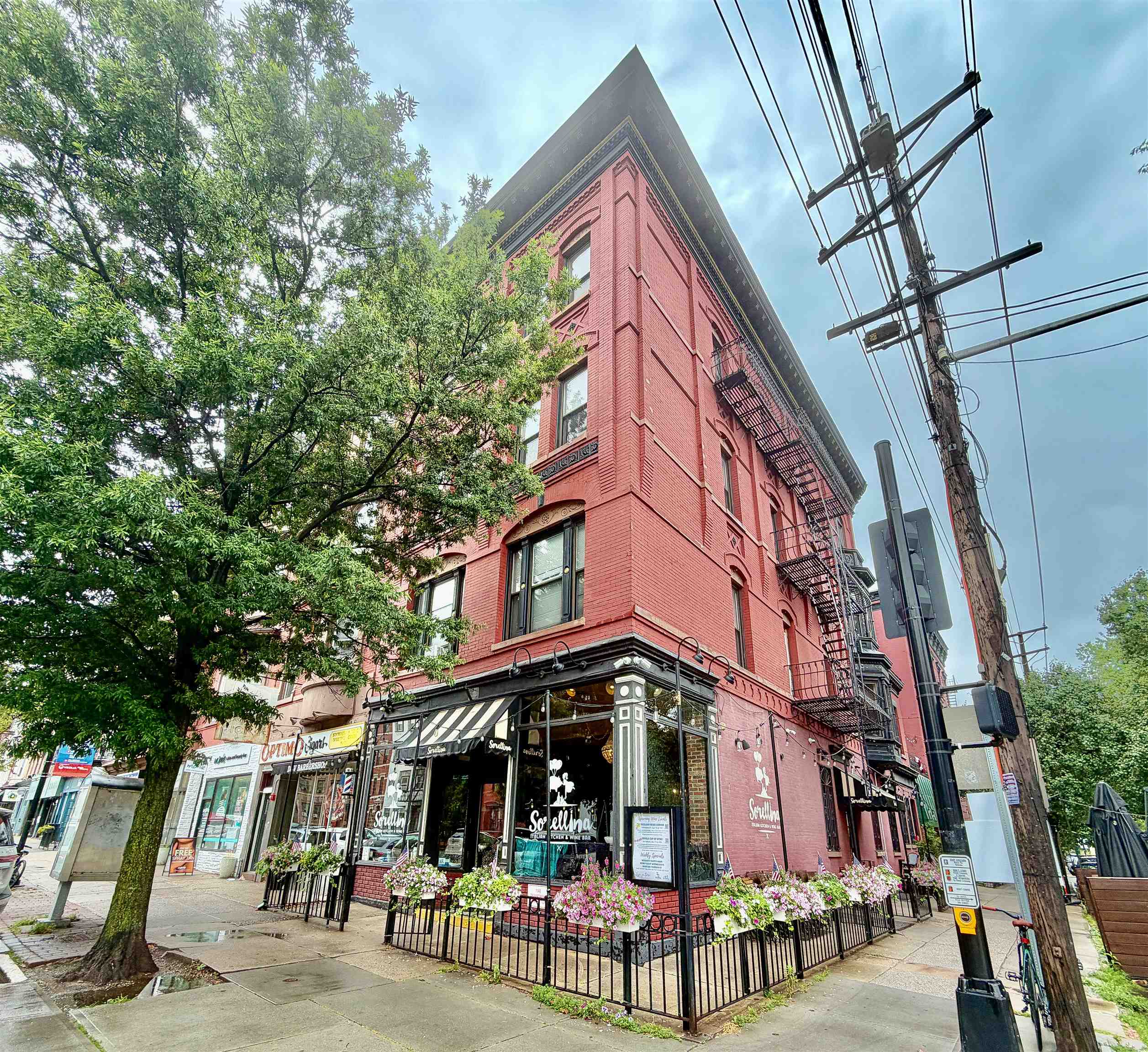 105 11TH ST Unit: 4F