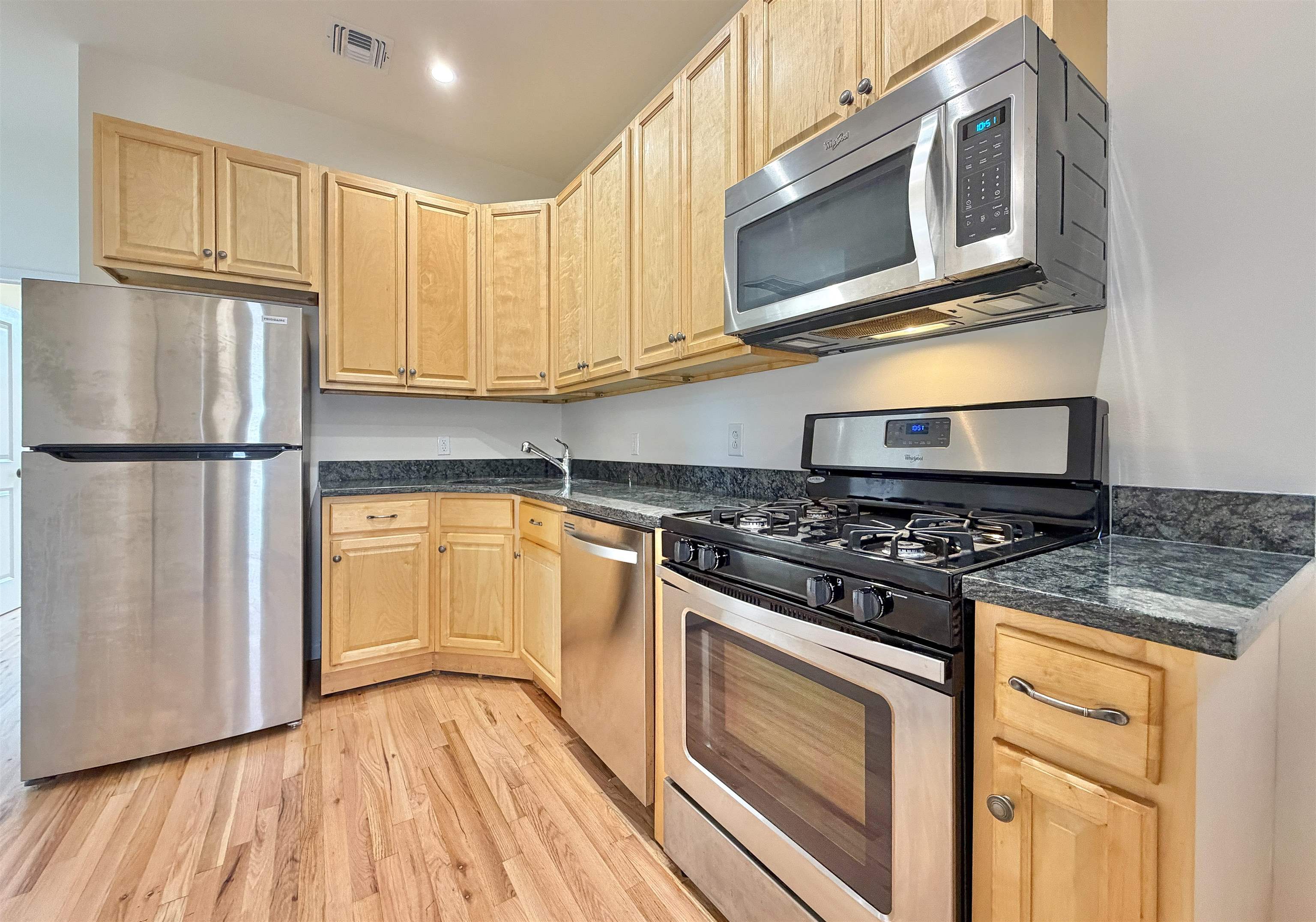 105 11TH ST Unit: 4F