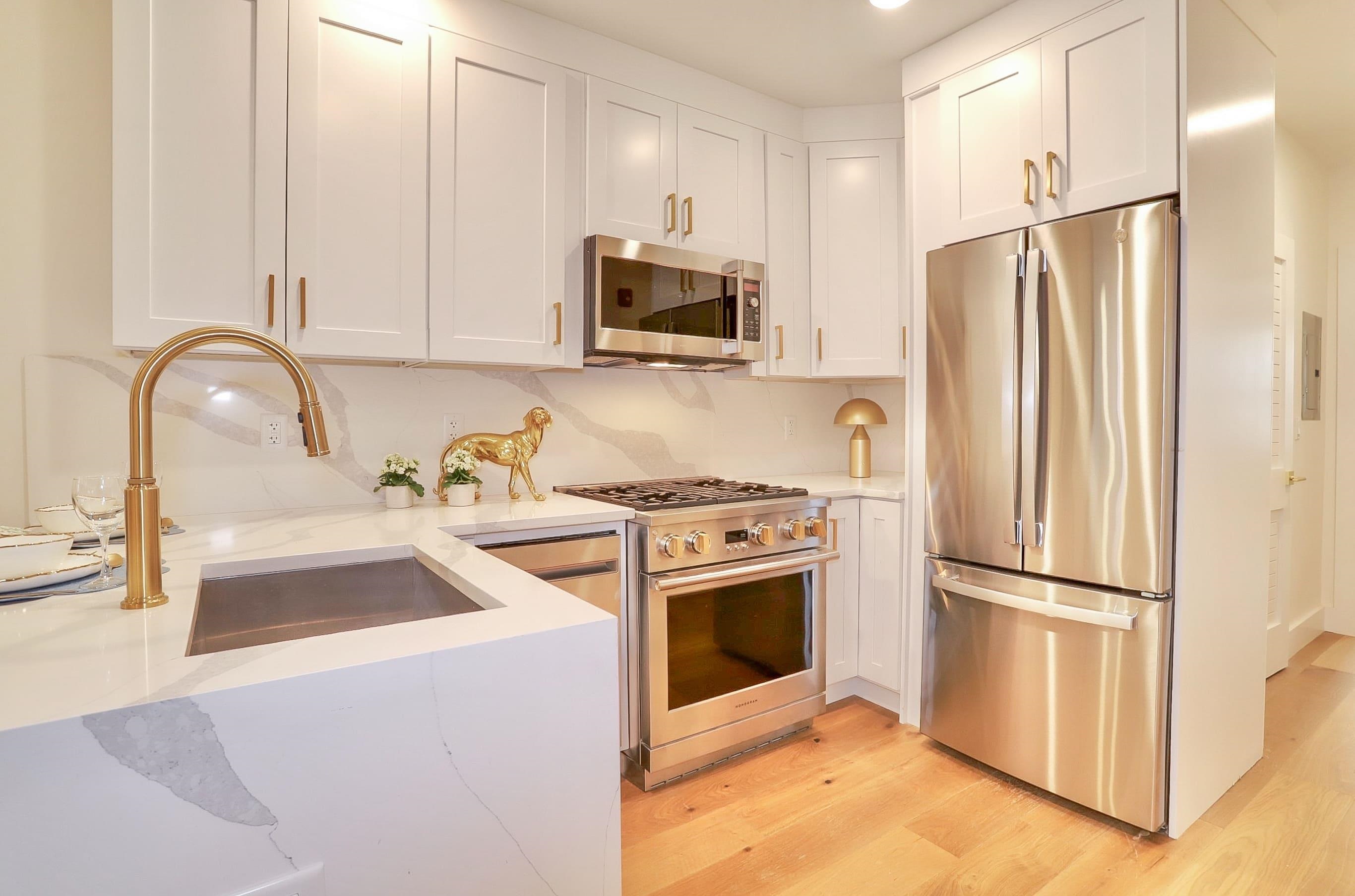 842 PARK AVE Unit: 302