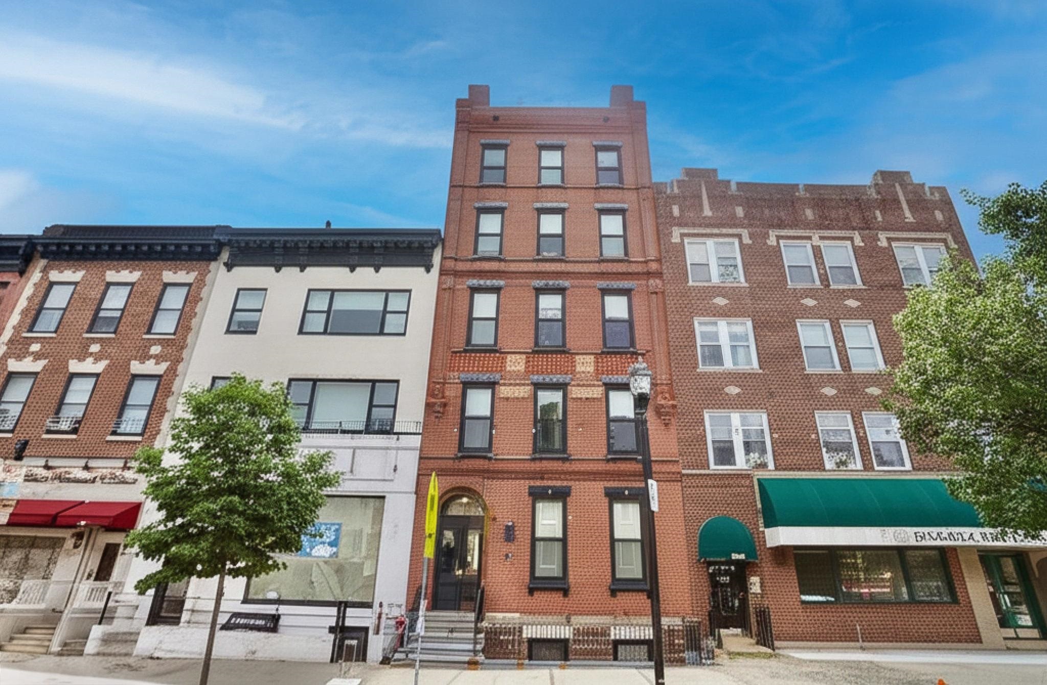 627 WASHINGTON ST Unit: 1