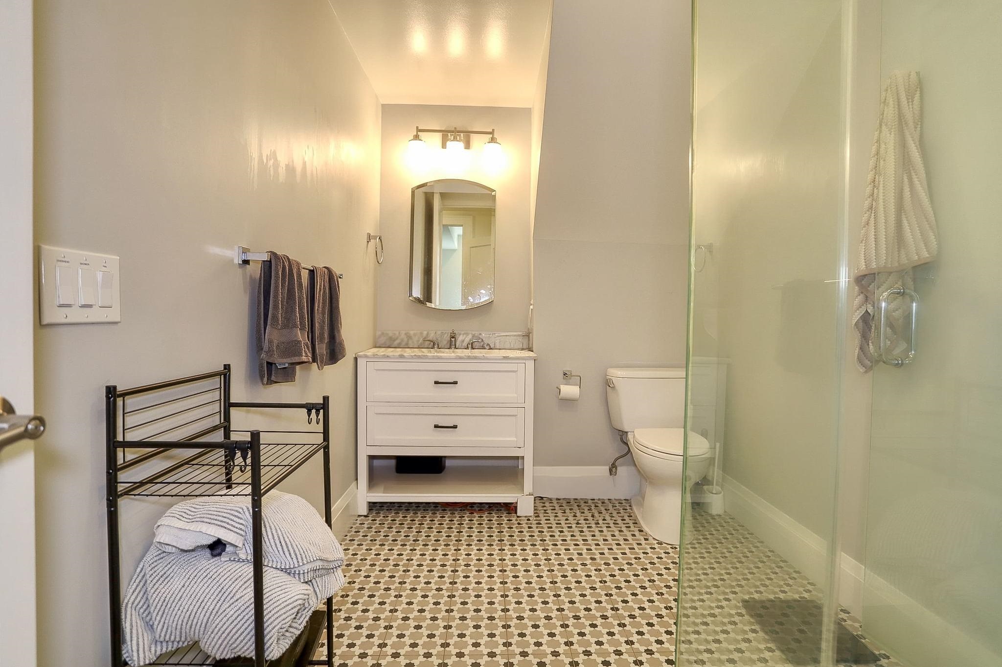 627 WASHINGTON ST Unit: 1