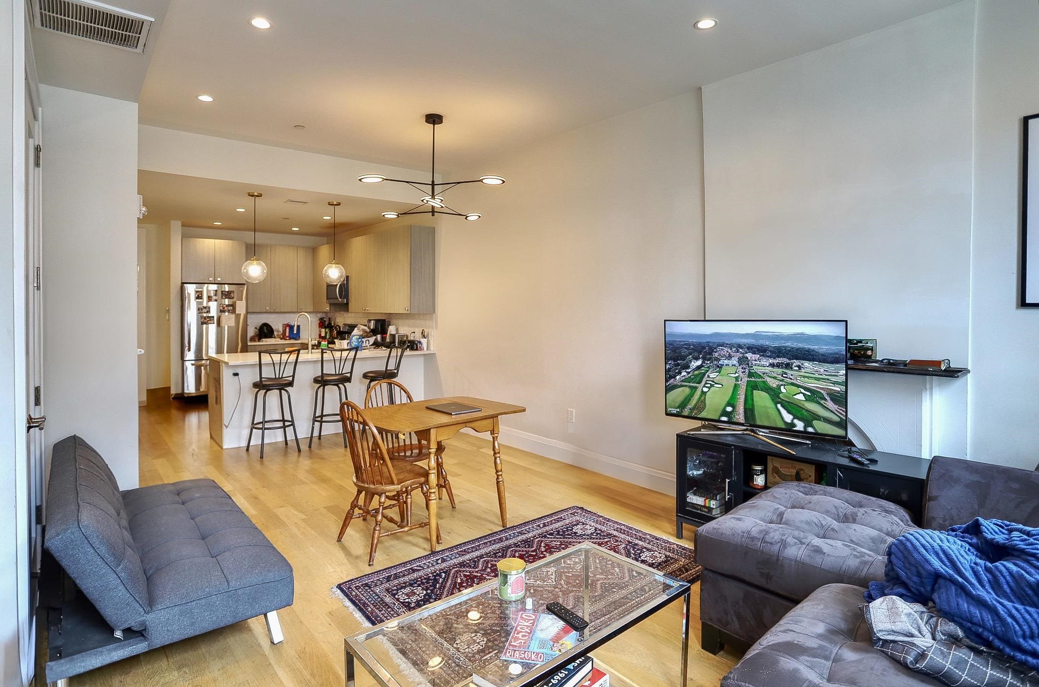 627 WASHINGTON ST Unit: 1