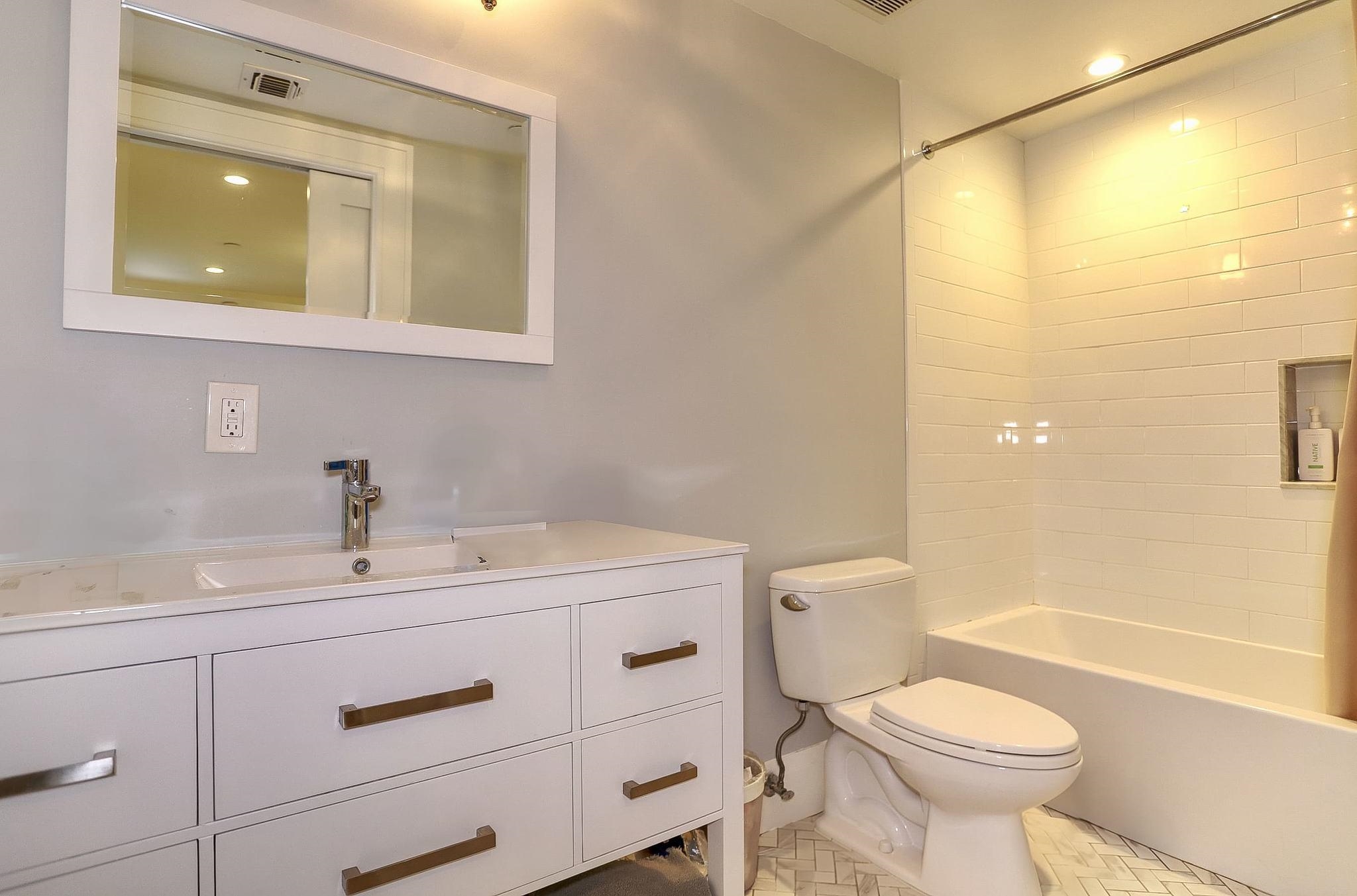 627 WASHINGTON ST Unit: 1