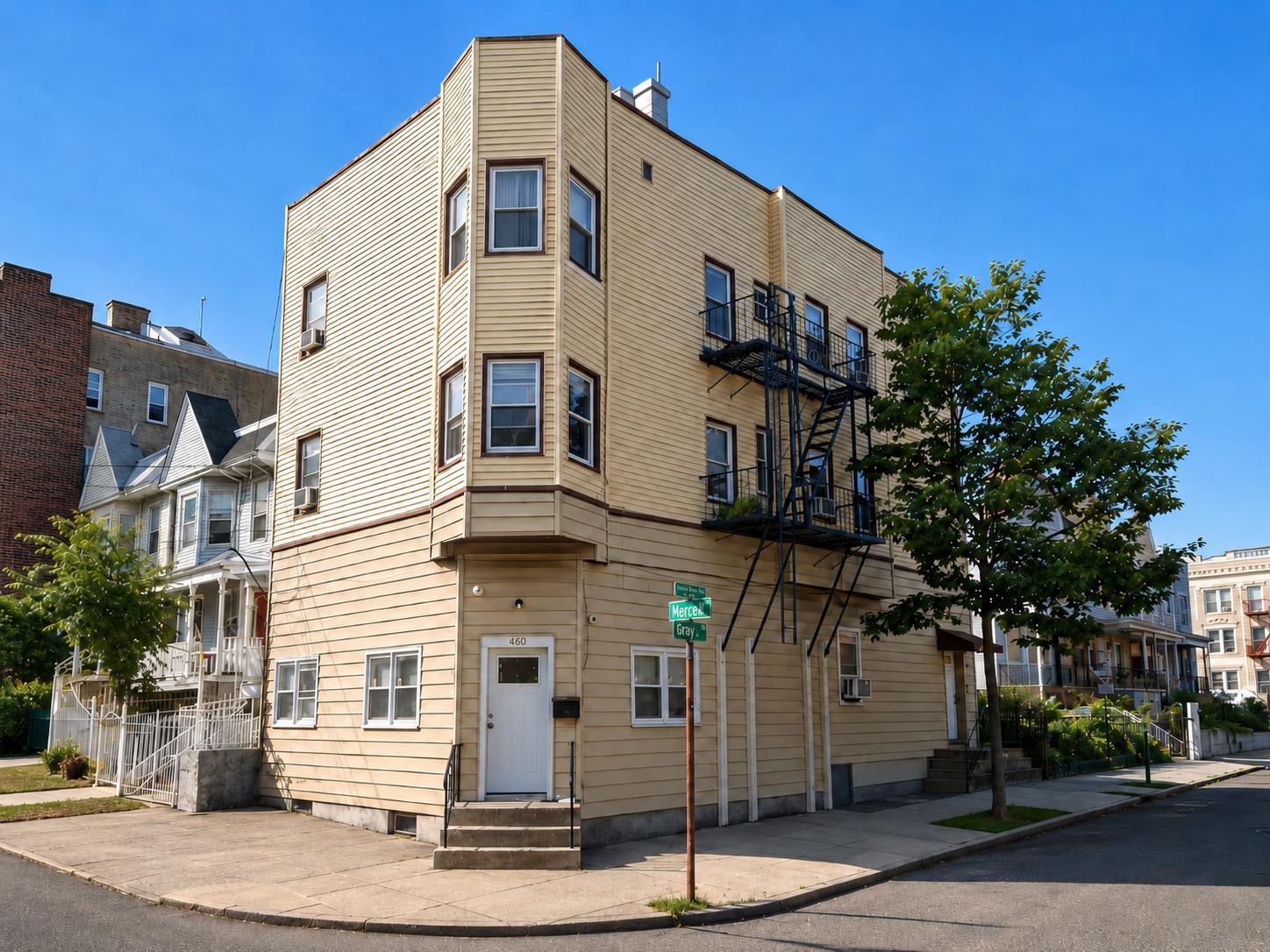460 MERCER ST Unit: 3L