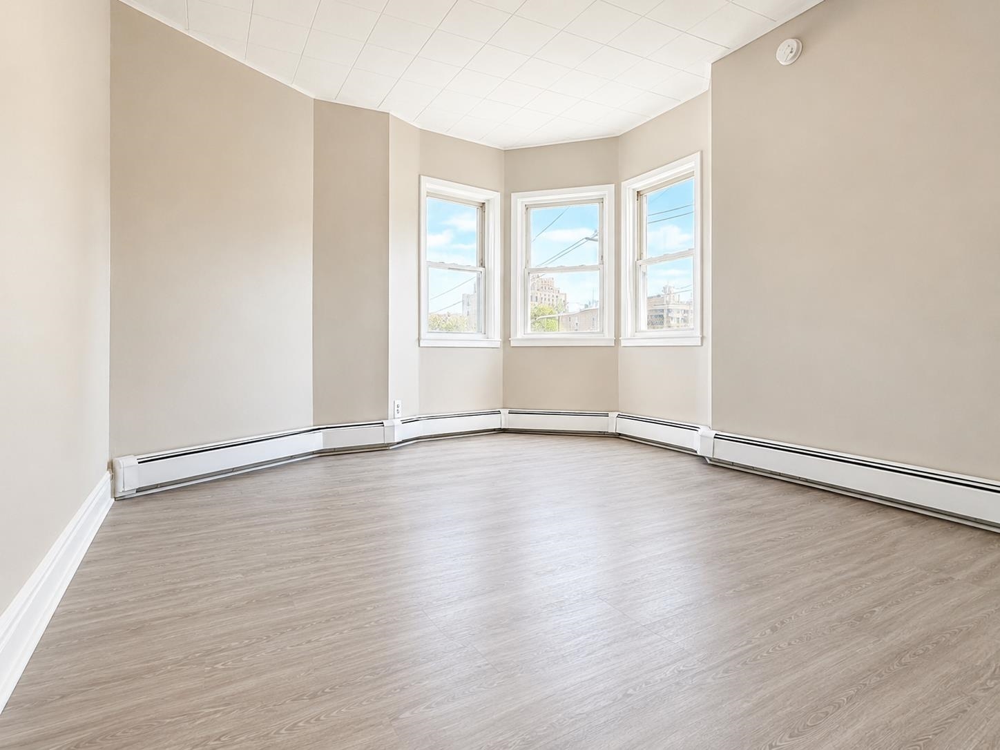 460 MERCER ST Unit: 3L