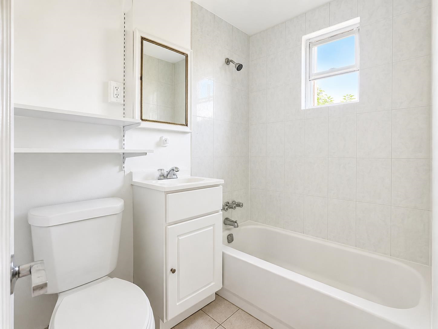 460 MERCER ST Unit: 3L
