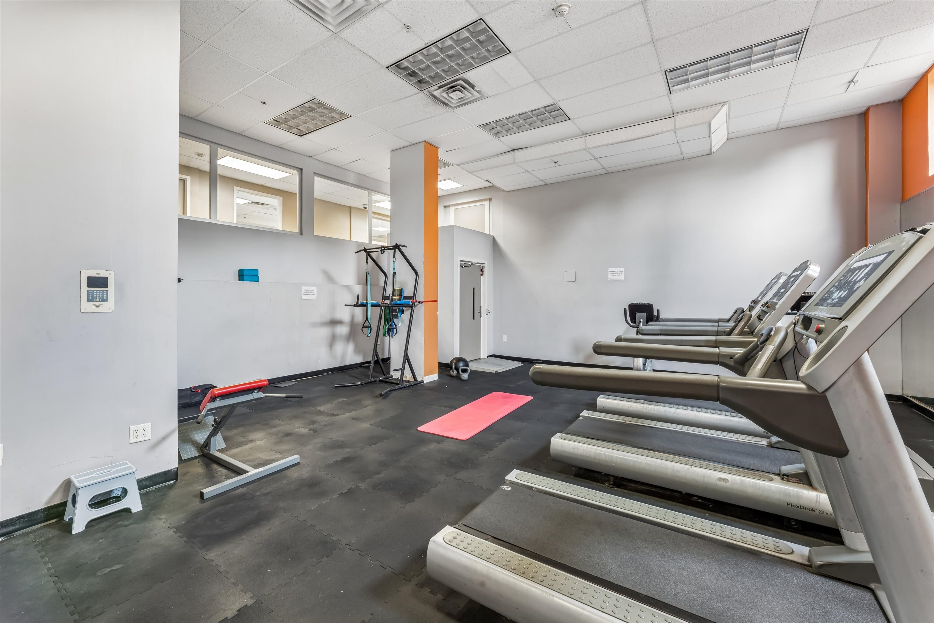 60 PARKWAY DR Unit: 1M
