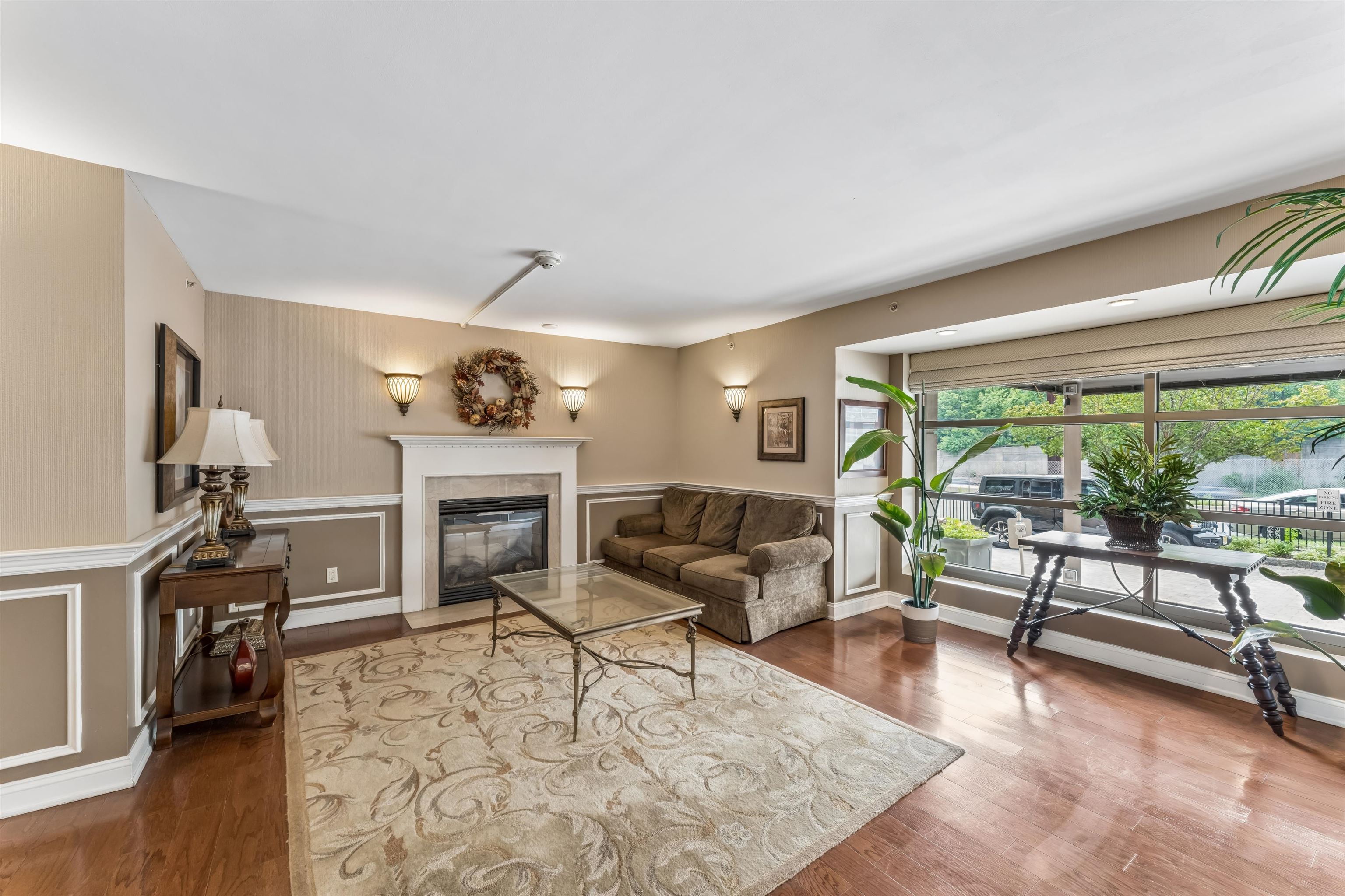 60 PARKWAY DR Unit: 1M