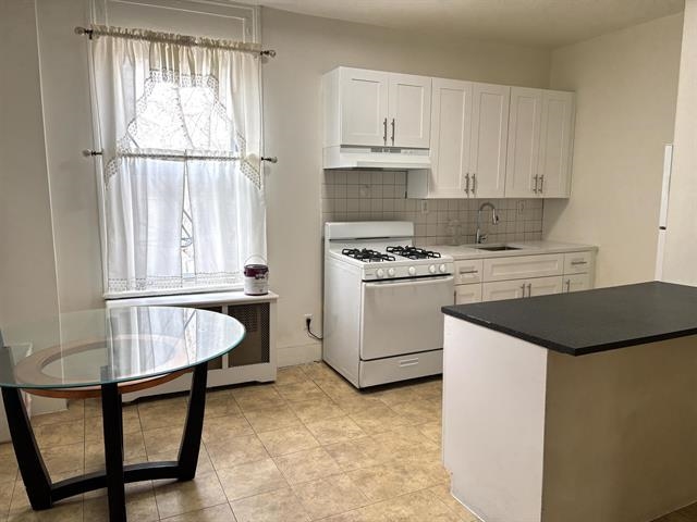 589 PALISADE AVE Unit: 2