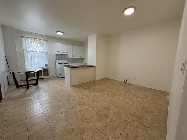 589 PALISADE AVE Unit: 2