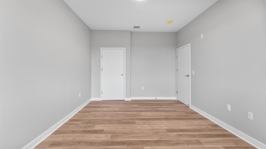 475 COMMUNIPAW AVE Unit: 207