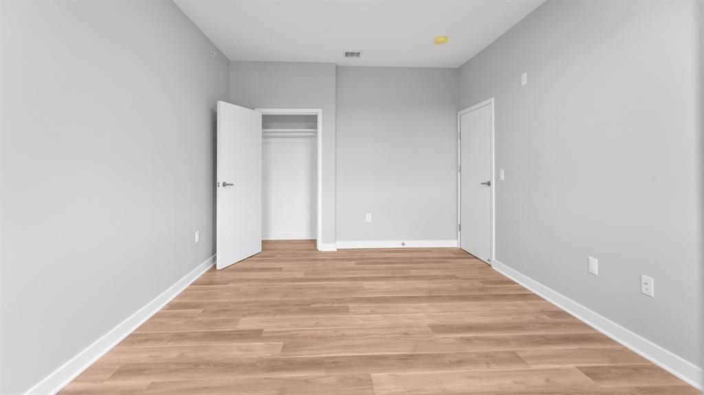 475 COMMUNIPAW AVE Unit: 207