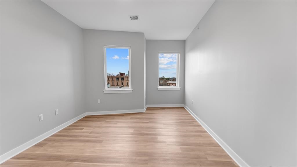 475 COMMUNIPAW AVE Unit: 207