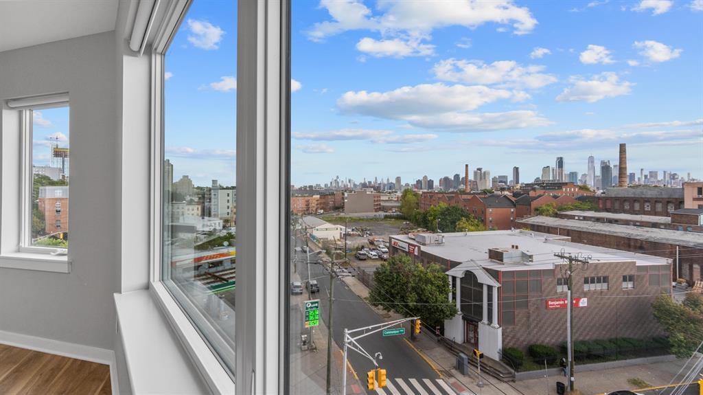 475 COMMUNIPAW AVE Unit: 207