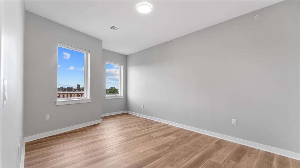 475 COMMUNIPAW AVE Unit: 207