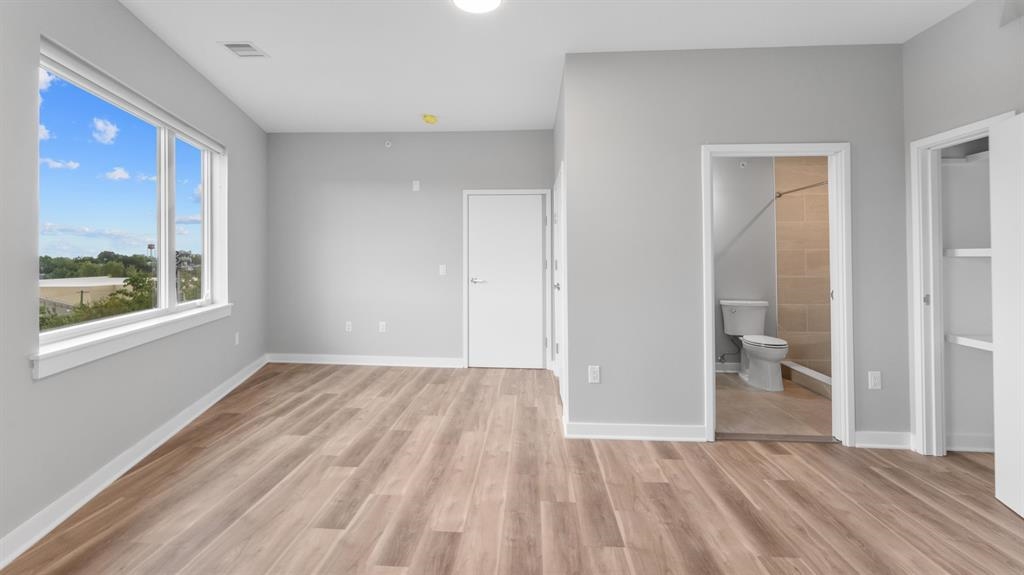 475 COMMUNIPAW AVE Unit: 207