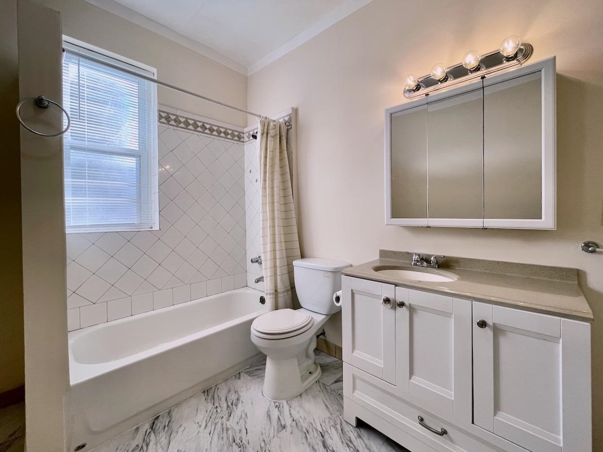 1614 SUMMIT AVE Unit: 4