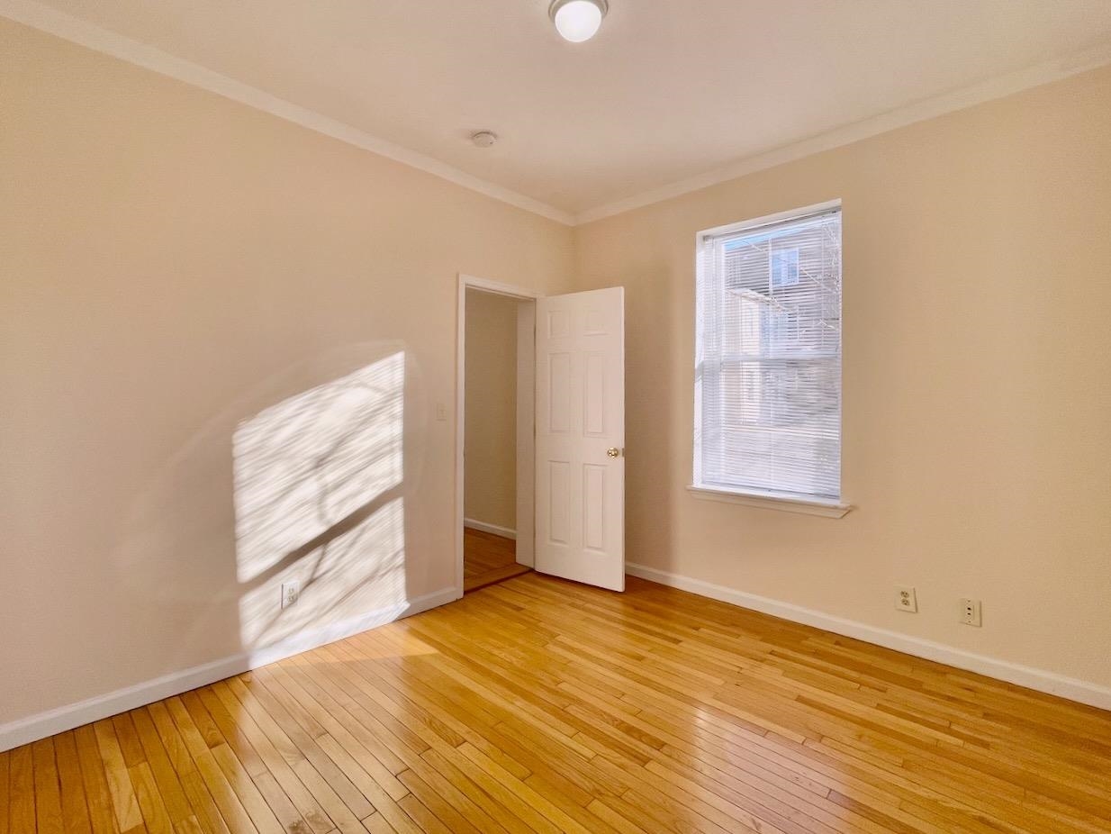 1614 SUMMIT AVE Unit: 4
