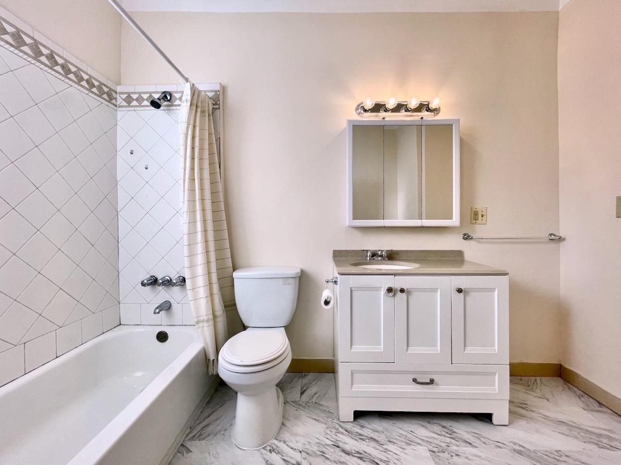 1614 SUMMIT AVE Unit: 4