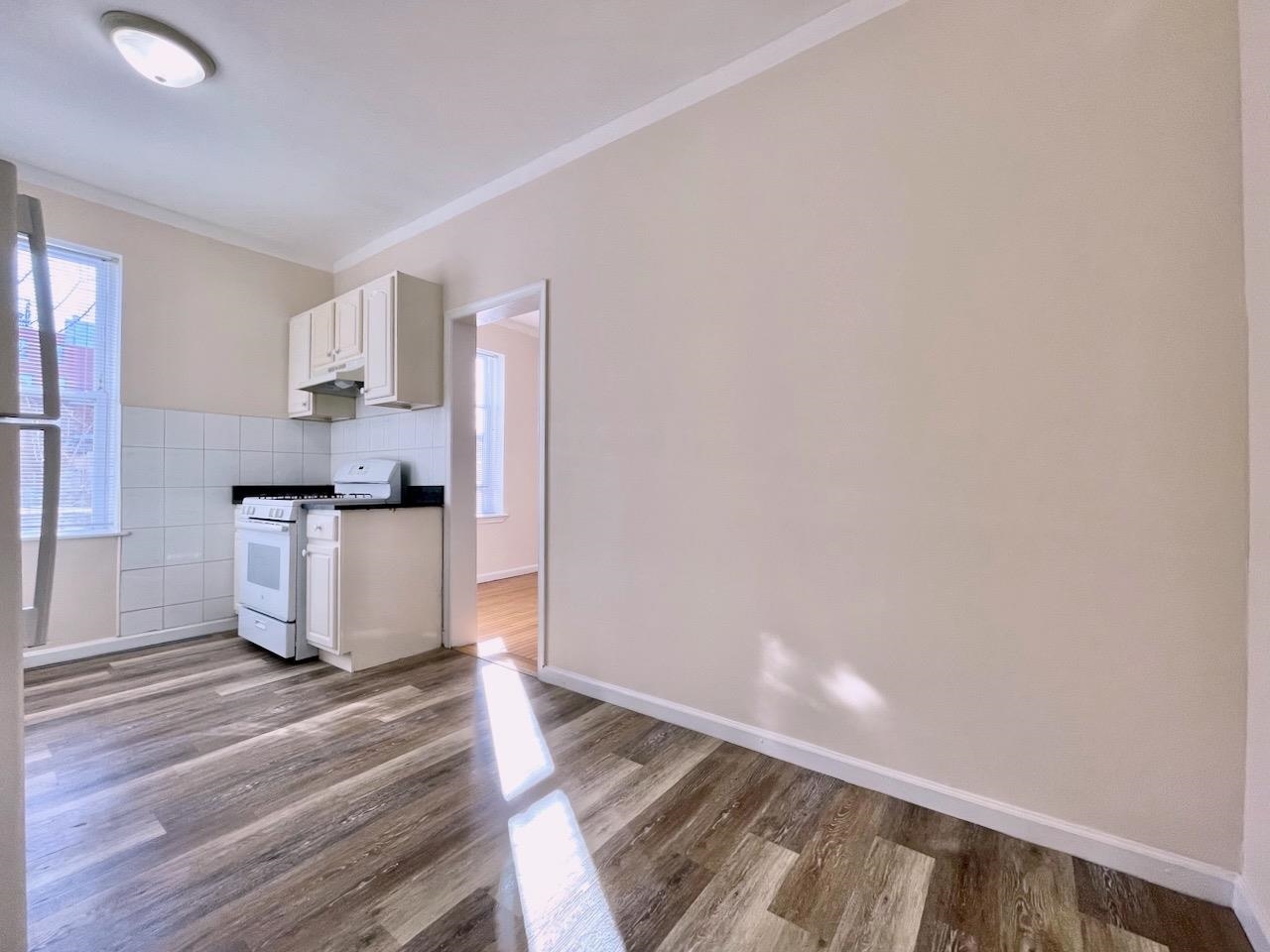 1614 SUMMIT AVE Unit: 4