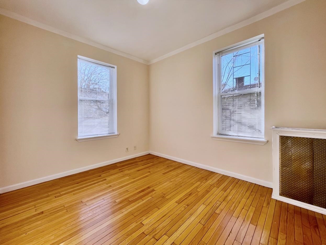 1614 SUMMIT AVE Unit: 4