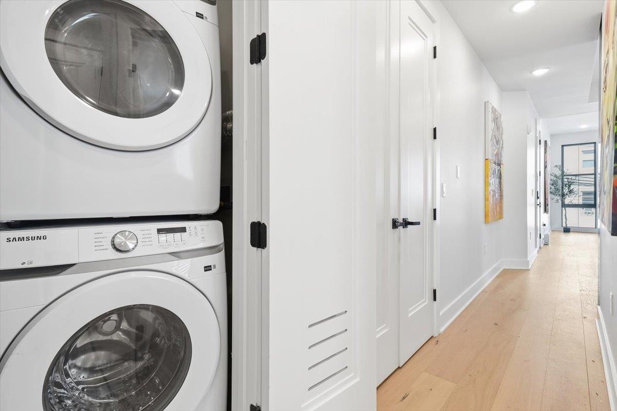 15 MANHATTAN AVE Unit: 201