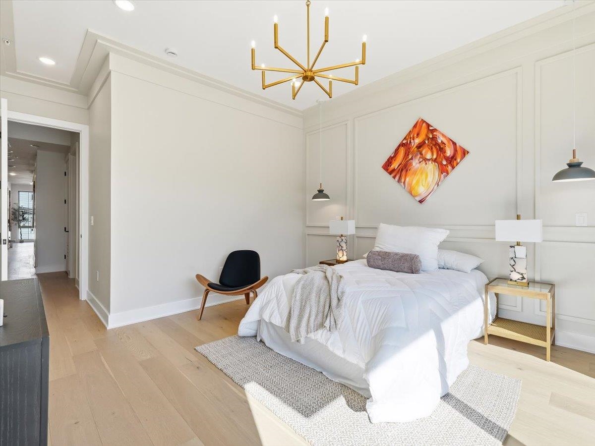 15 MANHATTAN AVE Unit: 201