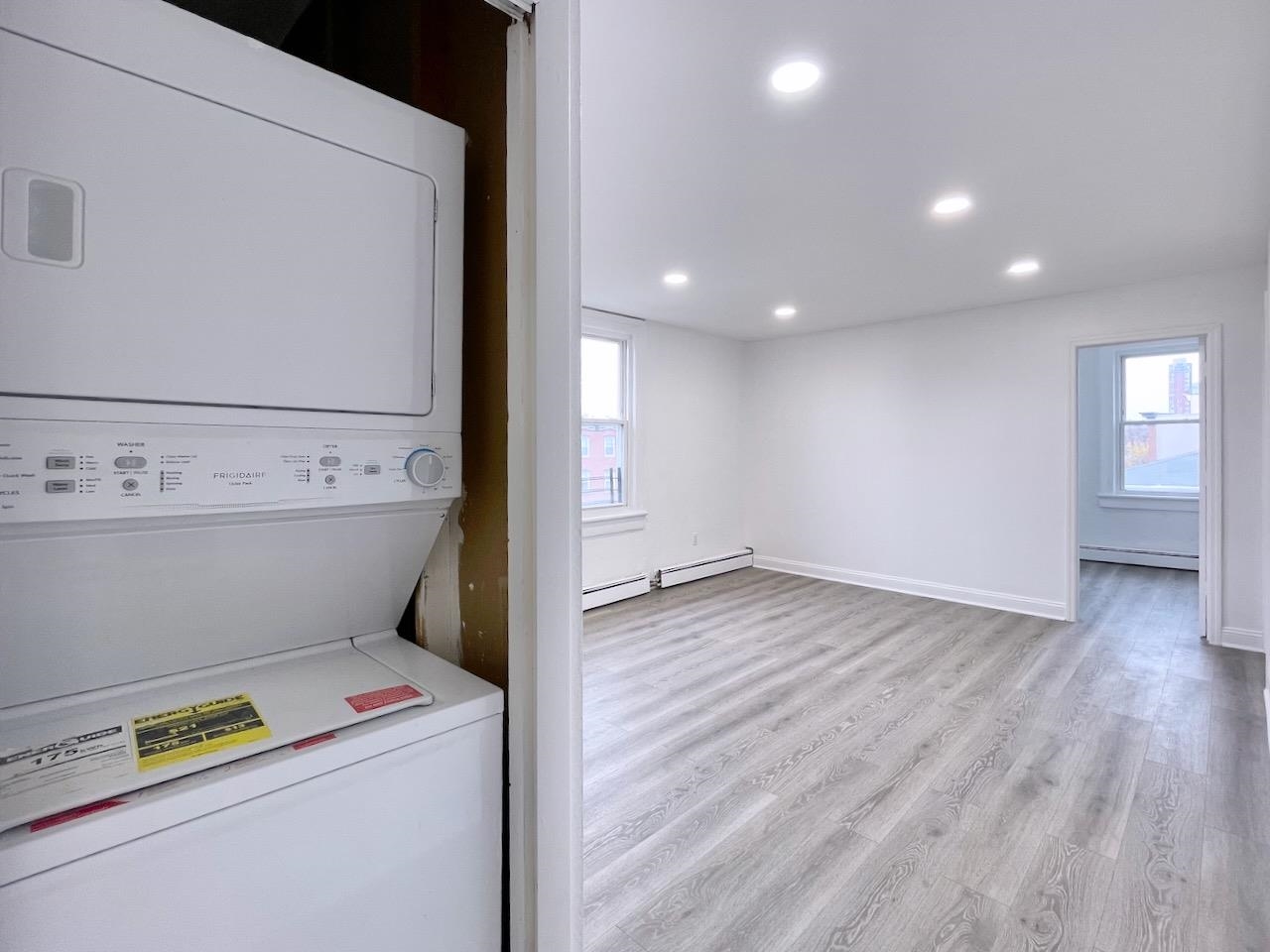 389 MONMOUTH ST Unit: 3