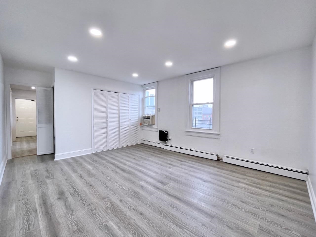 389 MONMOUTH ST Unit: 3