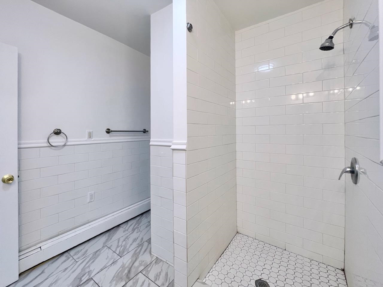 389 MONMOUTH ST Unit: 3