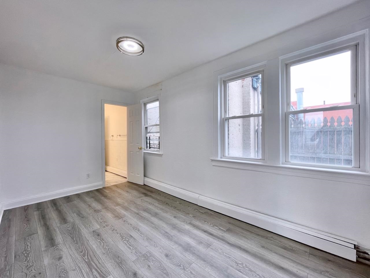 389 MONMOUTH ST Unit: 3