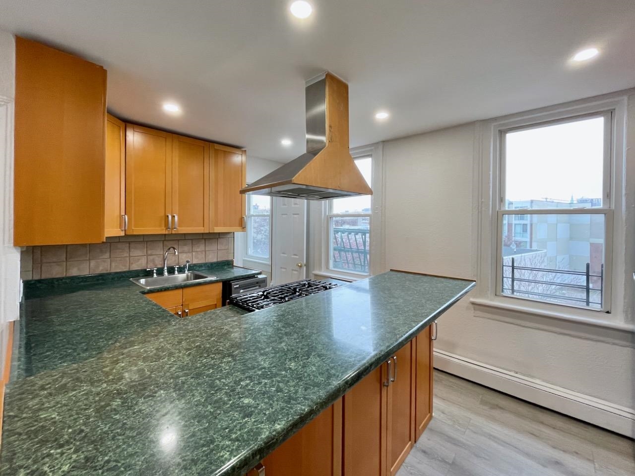 389 MONMOUTH ST Unit: 3