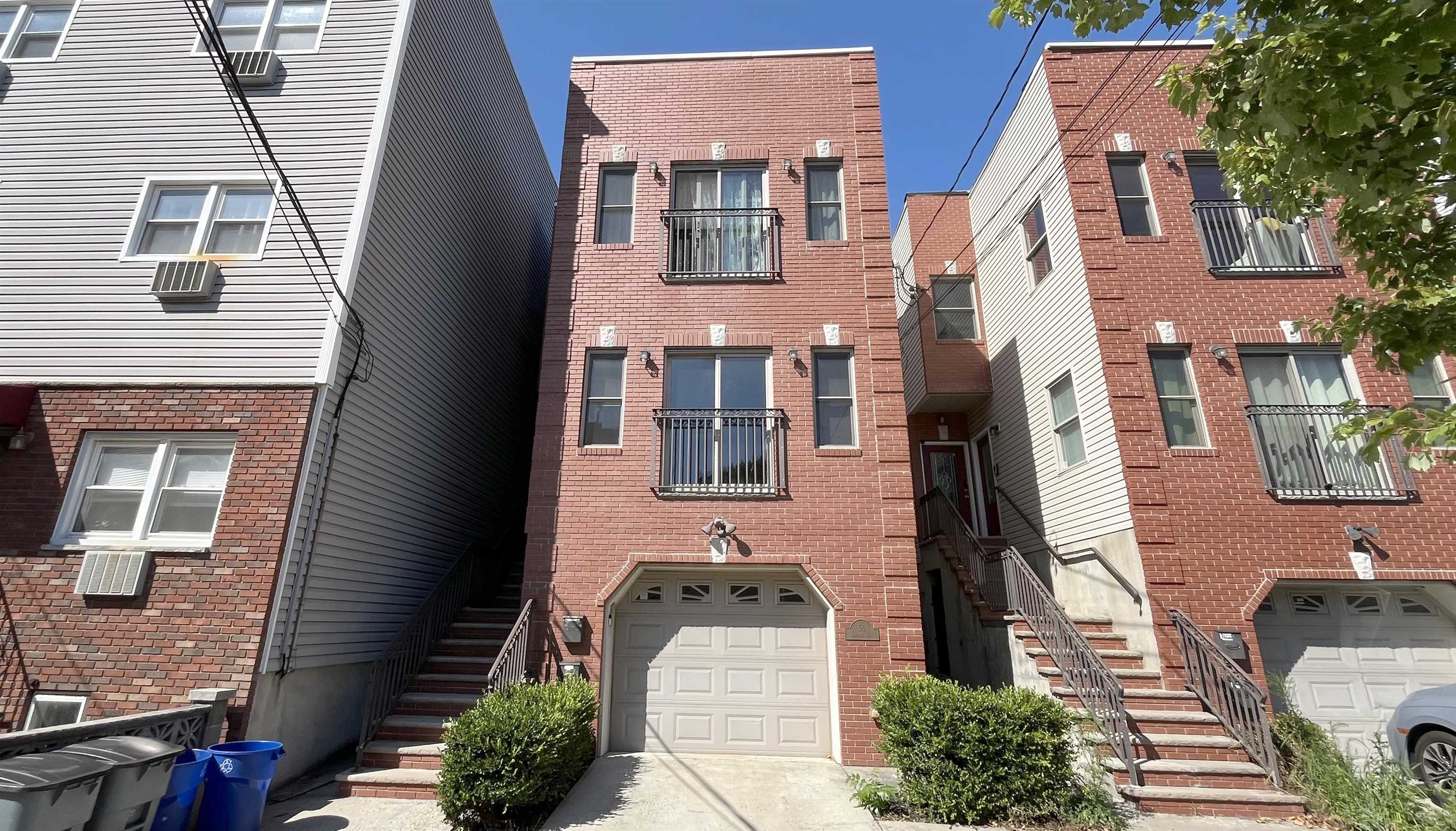 56 LAIDLAW AVE Unit: #2