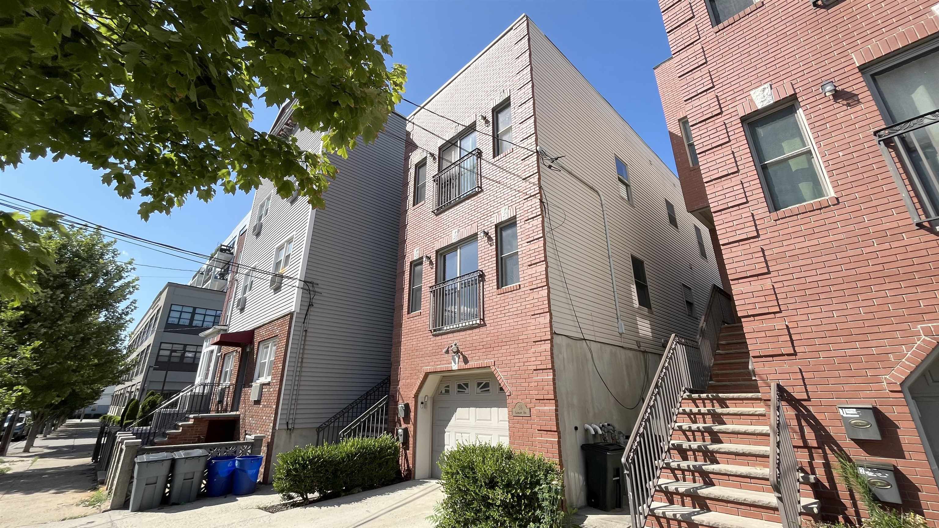 56 LAIDLAW AVE Unit: #2