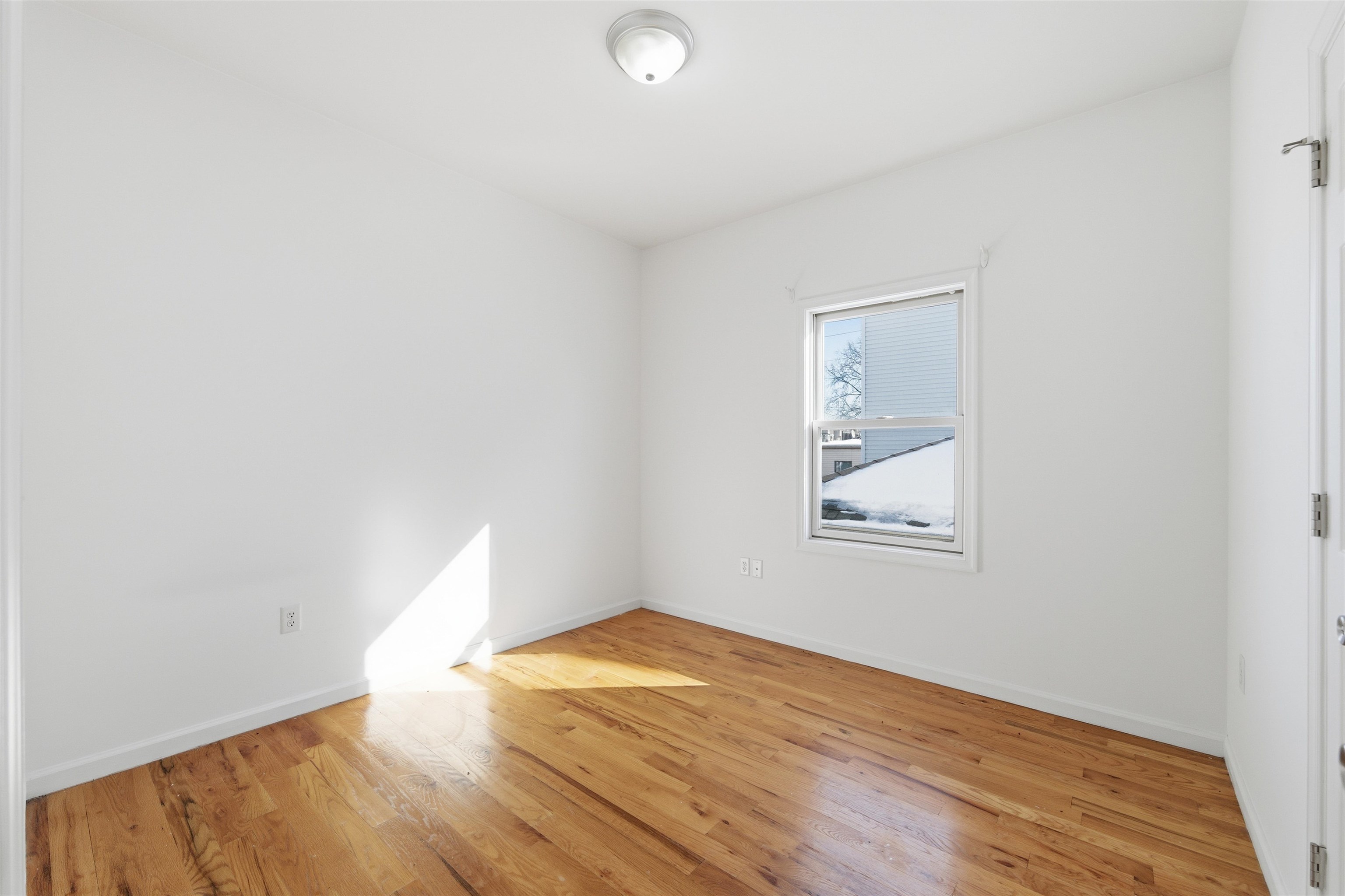 56 LAIDLAW AVE Unit: #2