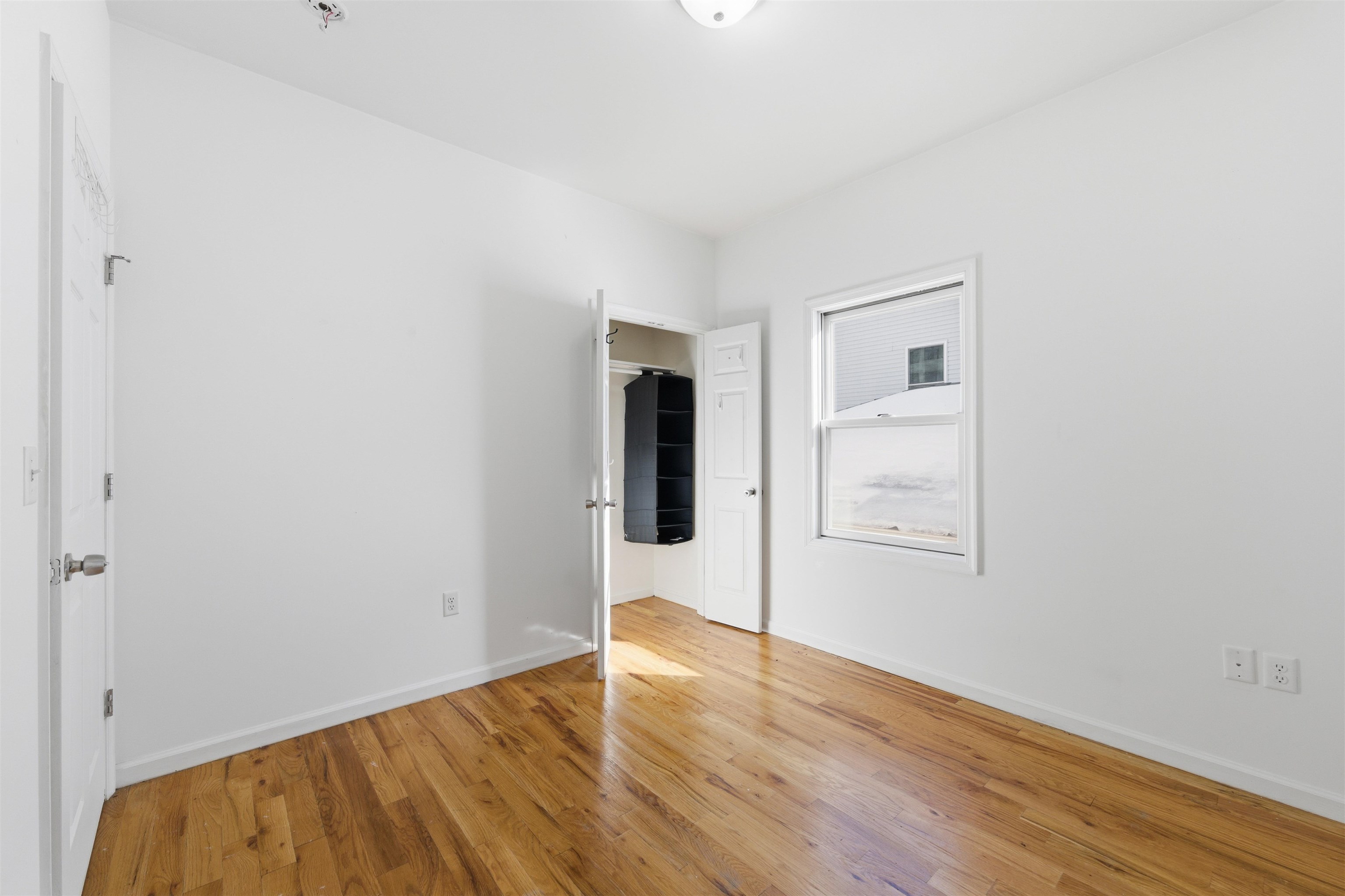 56 LAIDLAW AVE Unit: #2