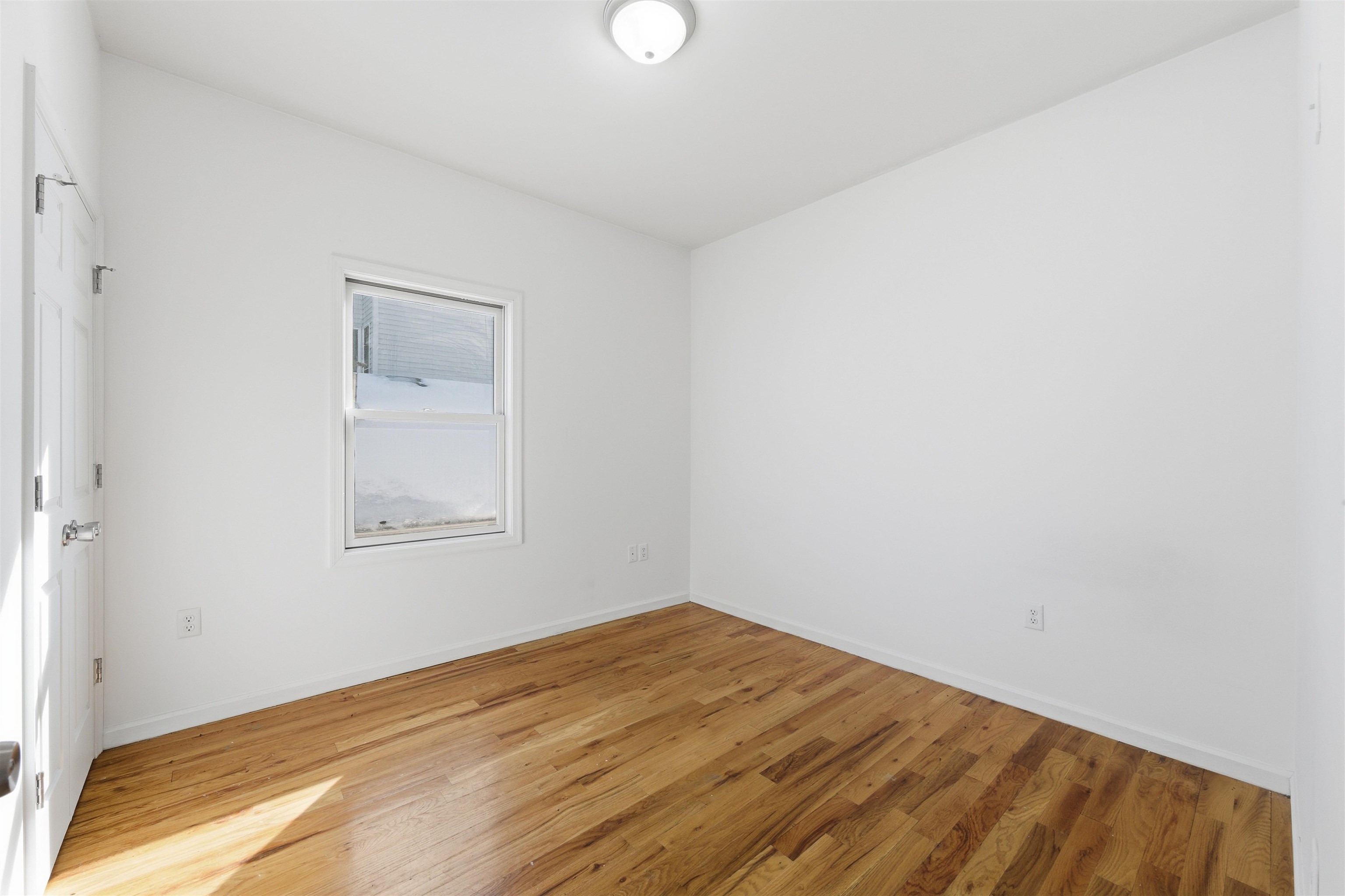 56 LAIDLAW AVE Unit: #2