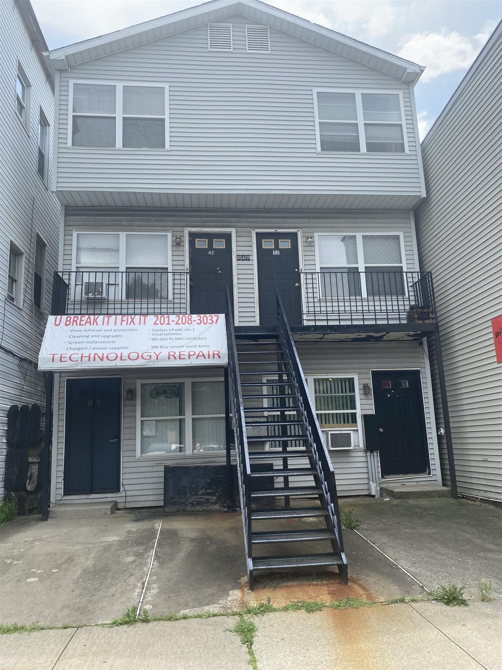 842-844 BROADWAY