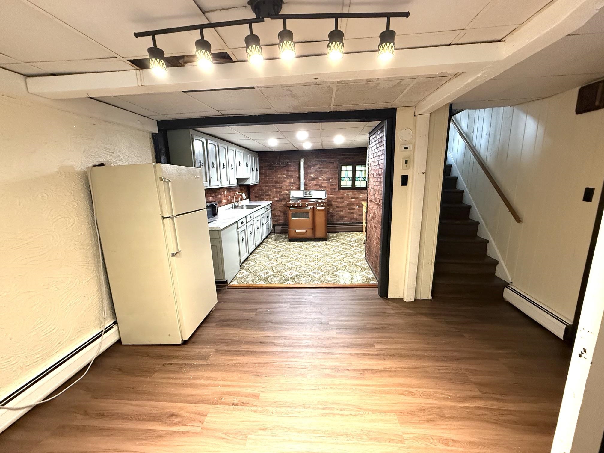 612 GRAND ST Unit: BH