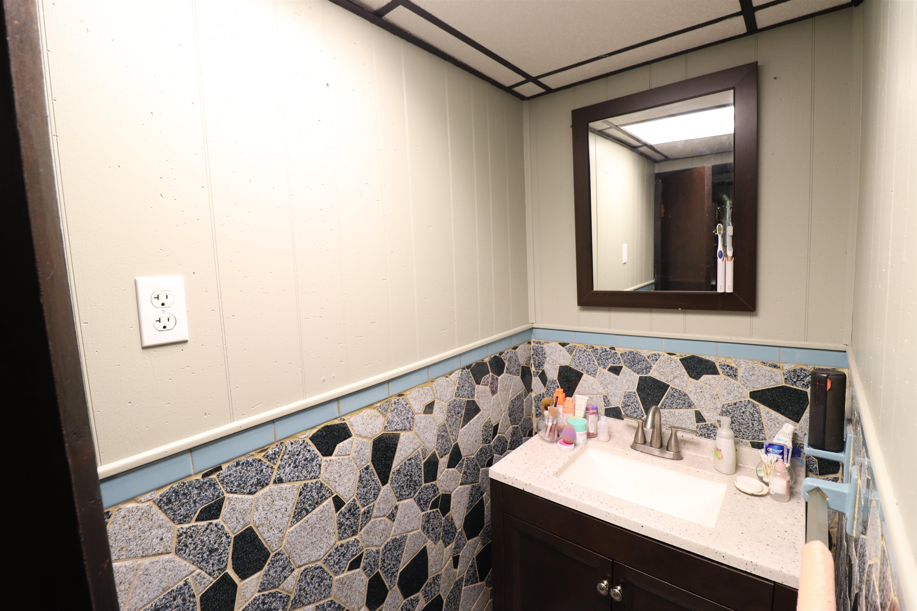 612 GRAND ST Unit: BH