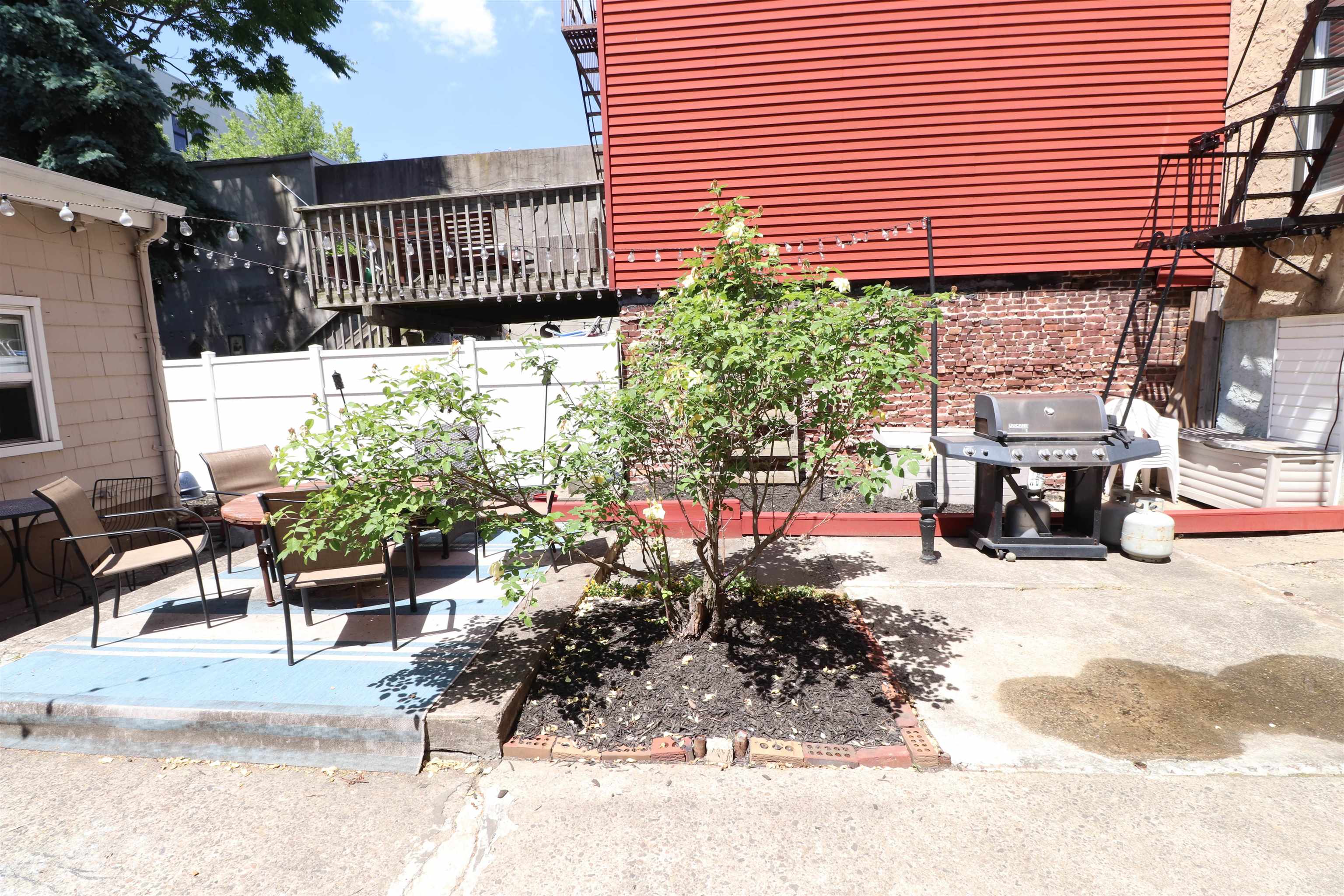 612 GRAND ST Unit: BH
