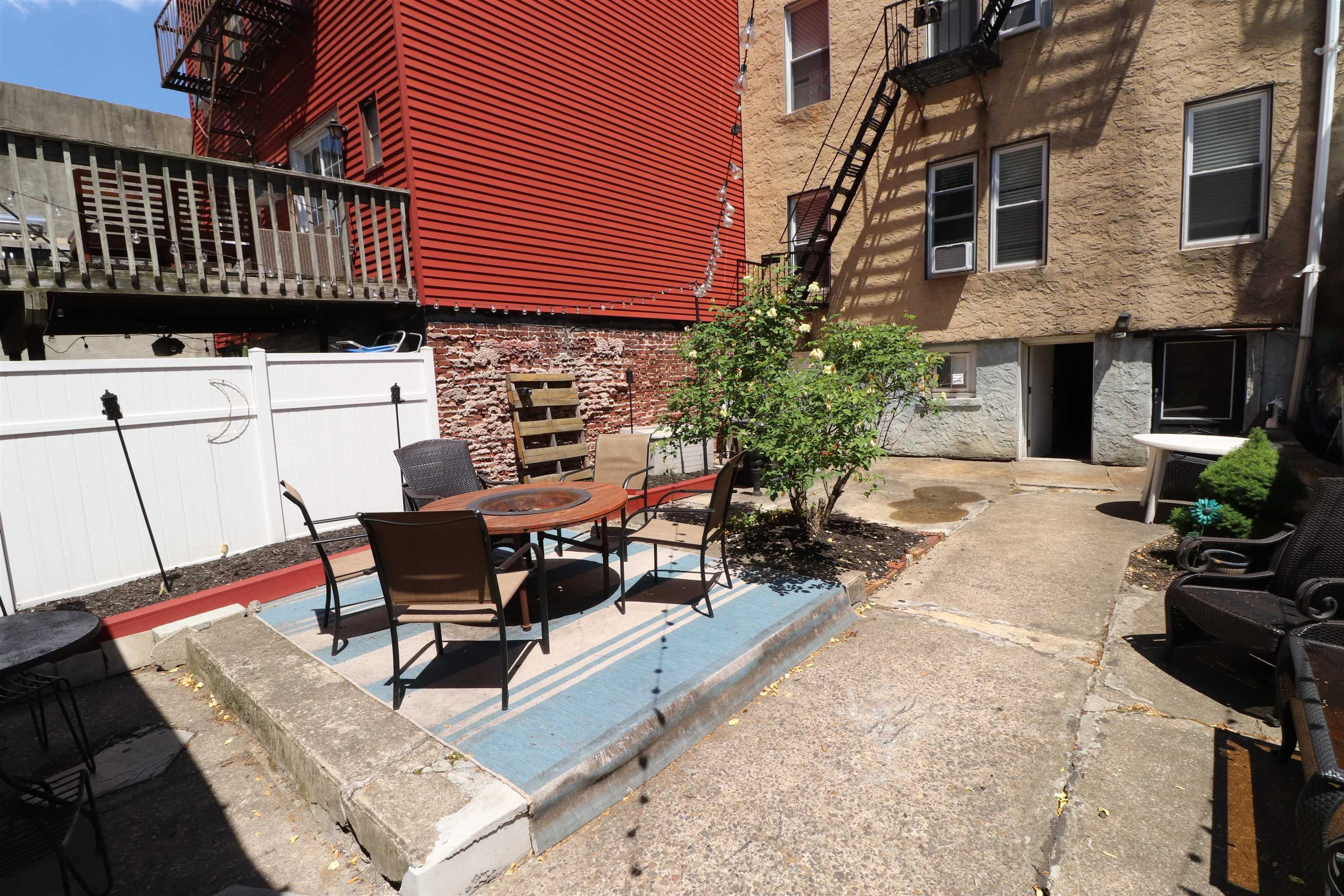 612 GRAND ST Unit: BH