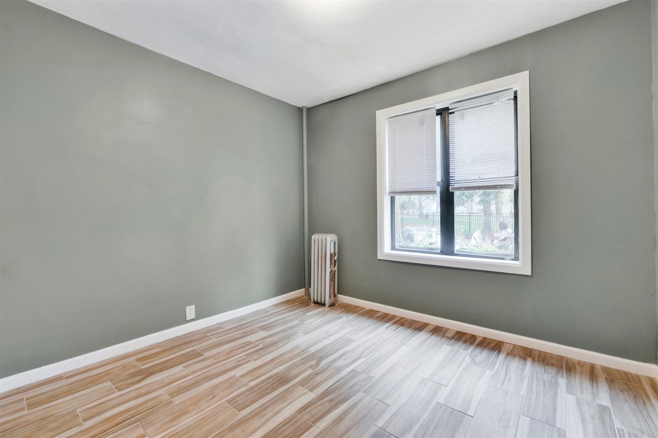 194 KENSINGTON AVE Unit: 101