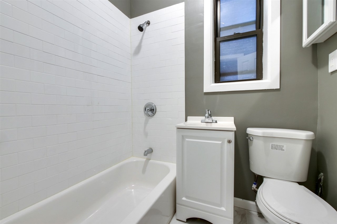 194 KENSINGTON AVE Unit: 101