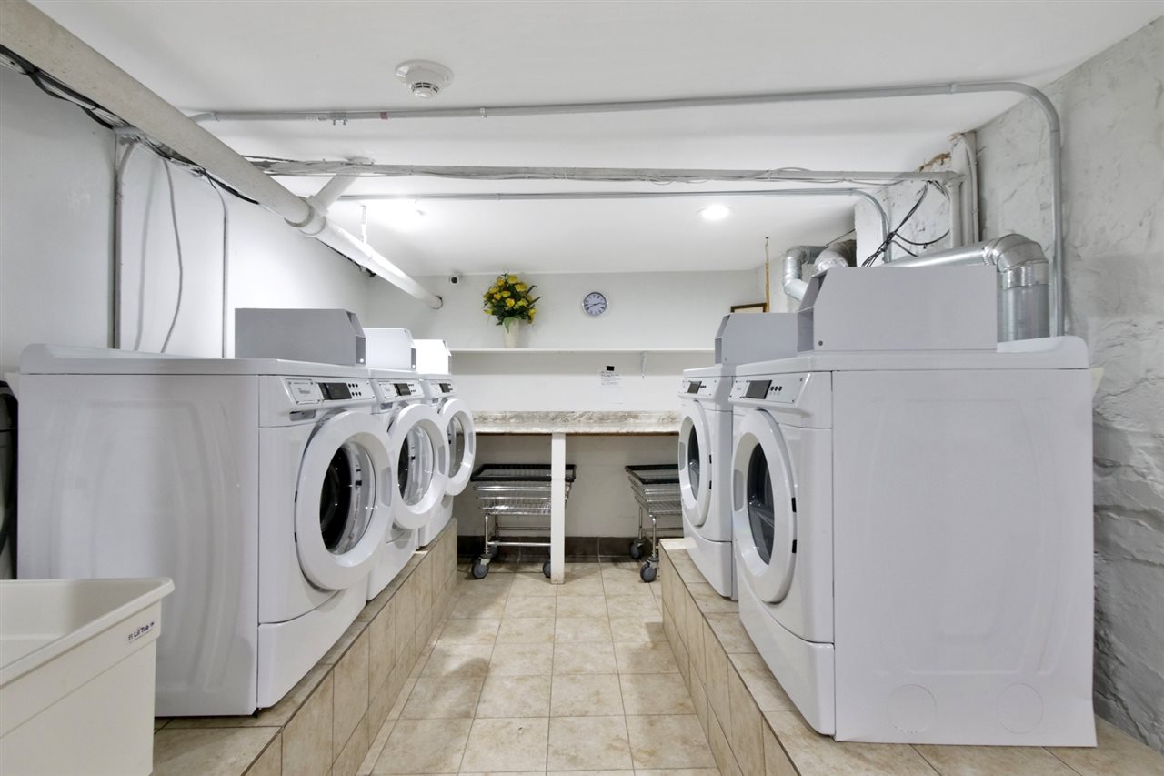 194 KENSINGTON AVE Unit: 101