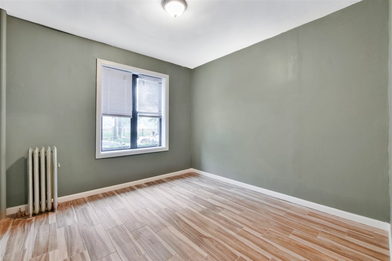 194 KENSINGTON AVE Unit: 101