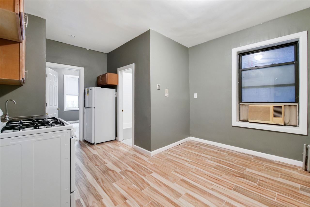 194 KENSINGTON AVE Unit: 101
